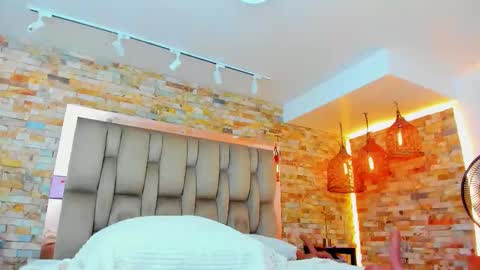 Snapshot of karla_dunn chatting on November 2025 09:24:02 PM Karla online show from November 2025 09:24:02 PM