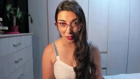 Snapshot of karla_hernandez chatting on May 2026 10:45:02 AM Karla online show from May 2026 10:45:02 AM