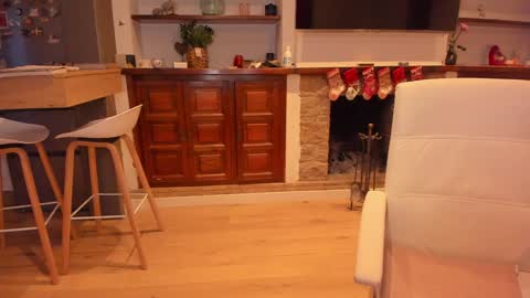 Carla Connor online show from January 2025 04:43:02 PM