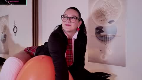 Snapshot of karla_valk1 chatting on October 2025 11:55:02 AM karla online show from October 2025 11:55:02 AM