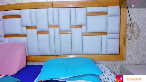 karolina  online show from September 2025 07:14:02 PM