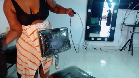 karlaluann online show from October 2025 11:55:02 AM