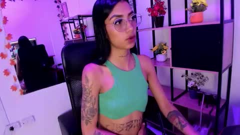 karlaslutskinny__ online show from February 2026 09:44:02 PM