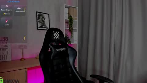 karlenegriess online show from March 2026 12:01:01 AM