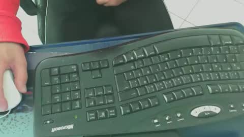 karll122 online show from March 2026 12:31:02 PM