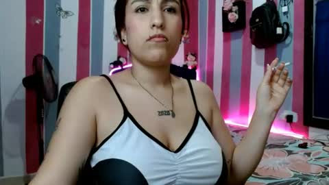 Snapshot of karly_lovex_ chatting on June 2026 03:14:01 PM karly_lovex_ online show from June 2026 03:14:01 PM