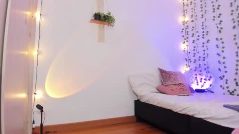 Karlye online show from December 2024 05:55:02 PM