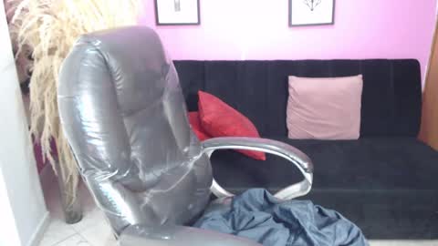 KARLYE online show from September 2025 02:46:02 AM