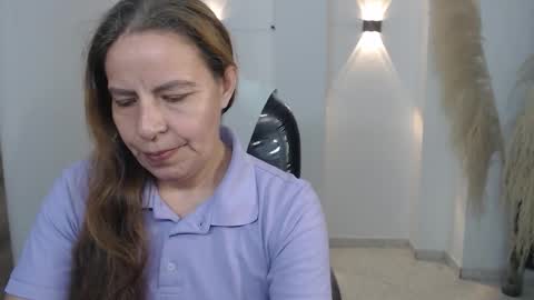 KARLYE online show from December 2025 01:32:02 AM