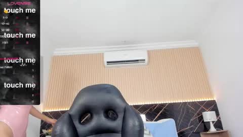 Snapshot of karol_cortes chatting on May 2026 12:01:01 PM karol_cortes online show from May 2026 12:01:01 PM