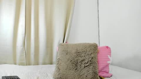 karol_w10 online show from March 2025 01:43:01 AM