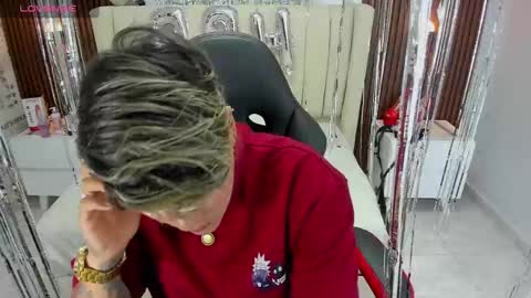 Snapshot of karolandluna chatting on February 2025 02:47:02 AM Karol and Luna online show from February 2025 02:47:02 AM