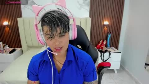 Snapshot of karolandluna chatting on February 2025 02:41:01 AM Karol and Luna online show from February 2025 02:41:01 AM