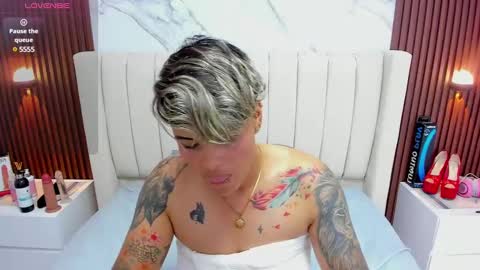 Snapshot of karolandluna chatting on February 2025 05:58:01 AM Karol and Luna online show from February 2025 05:58:01 AM