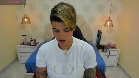 Snapshot of karolandluna chatting on February 2025 11:09:02 PM Karol and Luna online show from February 2025 11:09:02 PM