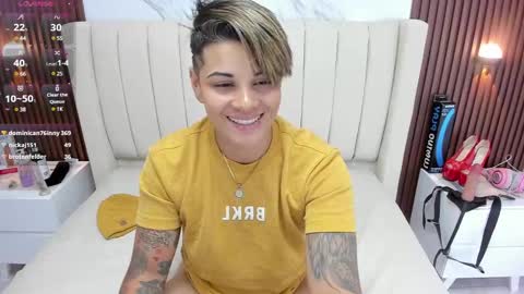 Snapshot of karolandluna chatting on February 2025 05:20:02 AM Karol and Luna online show from February 2025 05:20:02 AM