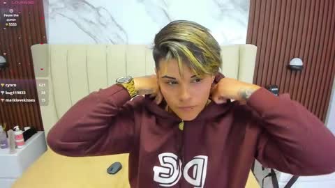 Snapshot of karolandluna chatting on February 2025 05:24:02 AM Karol and Luna online show from February 2025 05:24:02 AM