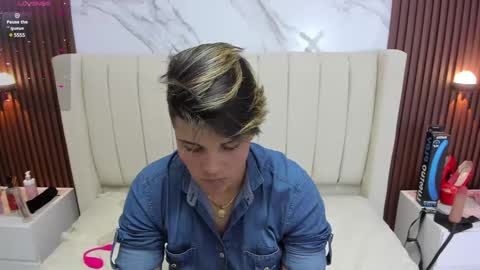 Snapshot of karolandluna chatting on March 2025 08:57:01 AM Karol and Luna online show from March 2025 08:57:01 AM