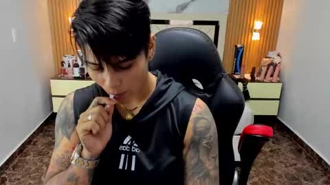 Snapshot of karolandluna chatting on September 2025 07:25:01 PM Karol and Luna online show from September 2025 07:25:01 PM