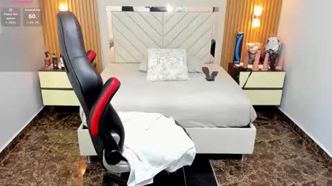 Snapshot of karolandluna chatting on September 2025 02:24:01 AM Karol and Luna online show from September 2025 02:24:01 AM