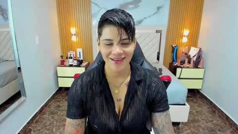 Snapshot of karolandluna chatting on October 2025 11:04:02 PM Karol and Luna online show from October 2025 11:04:02 PM