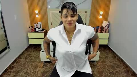 Snapshot of karolandluna chatting on October 2025 08:29:02 PM Karol and Luna online show from October 2025 08:29:02 PM