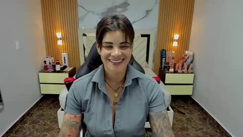 Snapshot of karolandluna chatting on November 2025 07:27:01 PM Karol and Luna online show from November 2025 07:27:01 PM