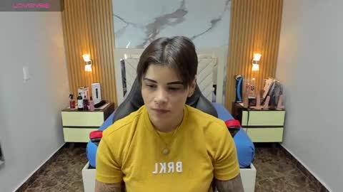 Snapshot of karolandluna chatting on November 2025 07:13:02 PM Karol and Luna online show from November 2025 07:13:02 PM