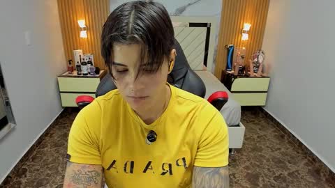 Snapshot of karolandluna chatting on November 2025 07:45:02 PM Karol and Luna online show from November 2025 07:45:02 PM