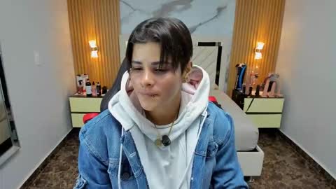 Snapshot of karolandluna chatting on November 2025 07:38:01 PM Karol and Luna online show from November 2025 07:38:01 PM