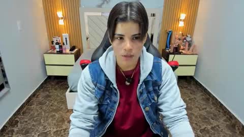 Snapshot of karolandluna chatting on December 2025 07:19:02 PM Karol and Luna online show from December 2025 07:19:02 PM