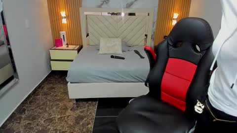 Snapshot of karolandluna chatting on February 2026 07:41:01 PM Karol and Luna online show from February 2026 07:41:01 PM