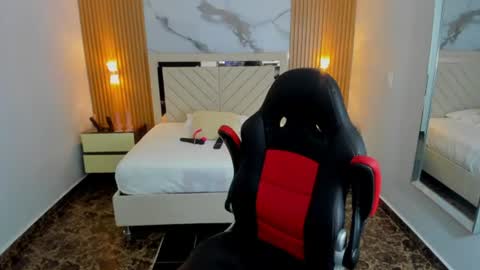 Karol and Luna online show from June 2026 07:38:01 PM