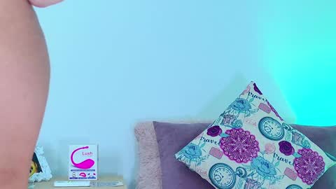 karolinahill online show from January 2025 02:09:01 AM