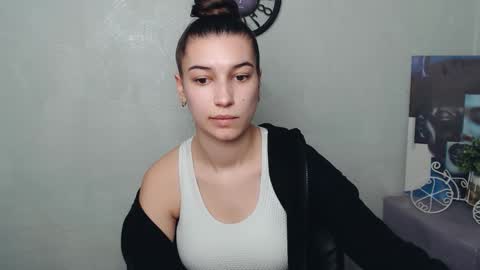 Karolina online show from March 2025 10:05:02 AM