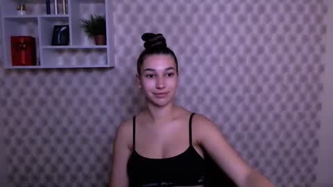 Karolina online show from October 2025 05:03:02 AM