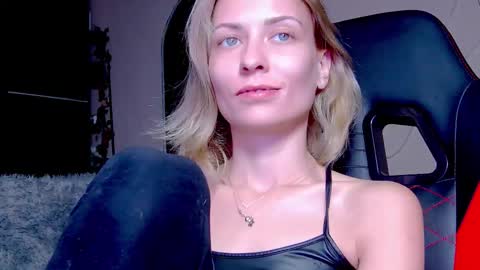 karoline121 online show from October 2025 09:34:01 PM