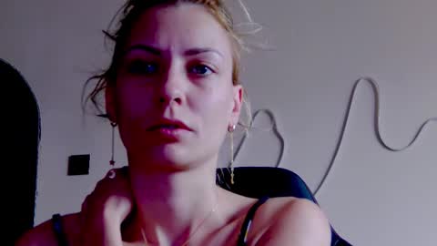 karoline121 online show from November 2025 10:12:02 AM