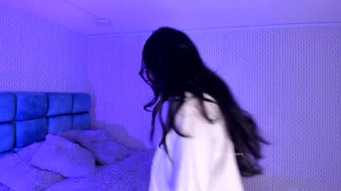 Karoline  online show from February 2025 01:02:02 AM