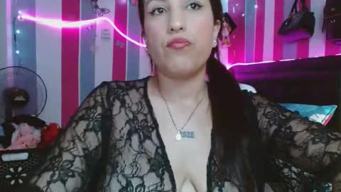 karoline_lovex online show from November 2025 04:24:01 PM