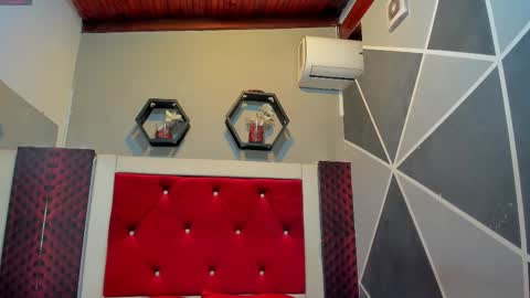 Karol online show from November 2025 12:00:02 PM