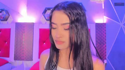 Snapshot of karoll014 chatting on April 2026 12:11:02 PM Karol online show from April 2026 12:11:02 PM