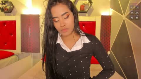 Snapshot of karoll014 chatting on April 2026 01:46:02 PM Karol online show from April 2026 01:46:02 PM