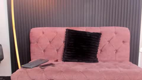 Snapshot of karolwest_ chatting on February 2026 11:20:01 AM karolwest_ online show from February 2026 11:20:01 AM