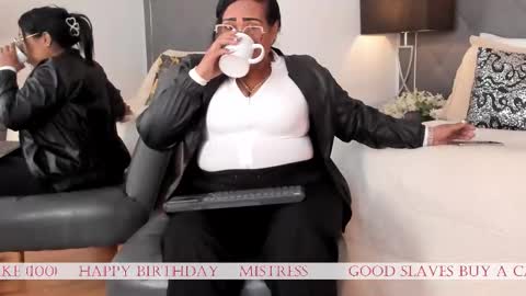 Snapshot of karolwest_ chatting on February 2026 12:28:01 PM karolwest_ online show from February 2026 12:28:01 PM