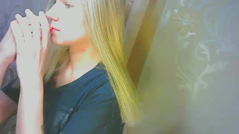 Caroline Fox online show from September 2025 10:50:01 AM