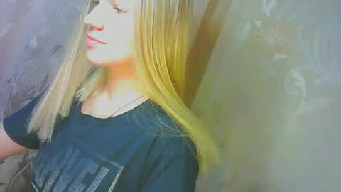 Caroline Fox online show from September 2025 08:38:02 AM