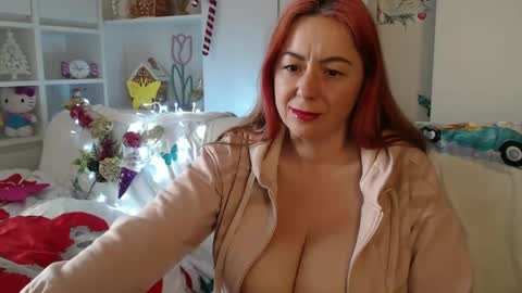 karolynesyera online show from February 2025 02:44:01 PM