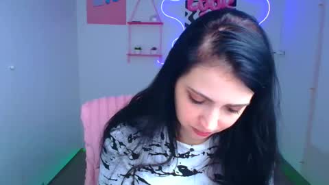 Snapshot of karyna_joy chatting on February 2026 06:40:02 AM Karyna online show from February 2026 06:40:02 AM