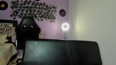 kassandra james online show from December 2024 01:25:02 AM